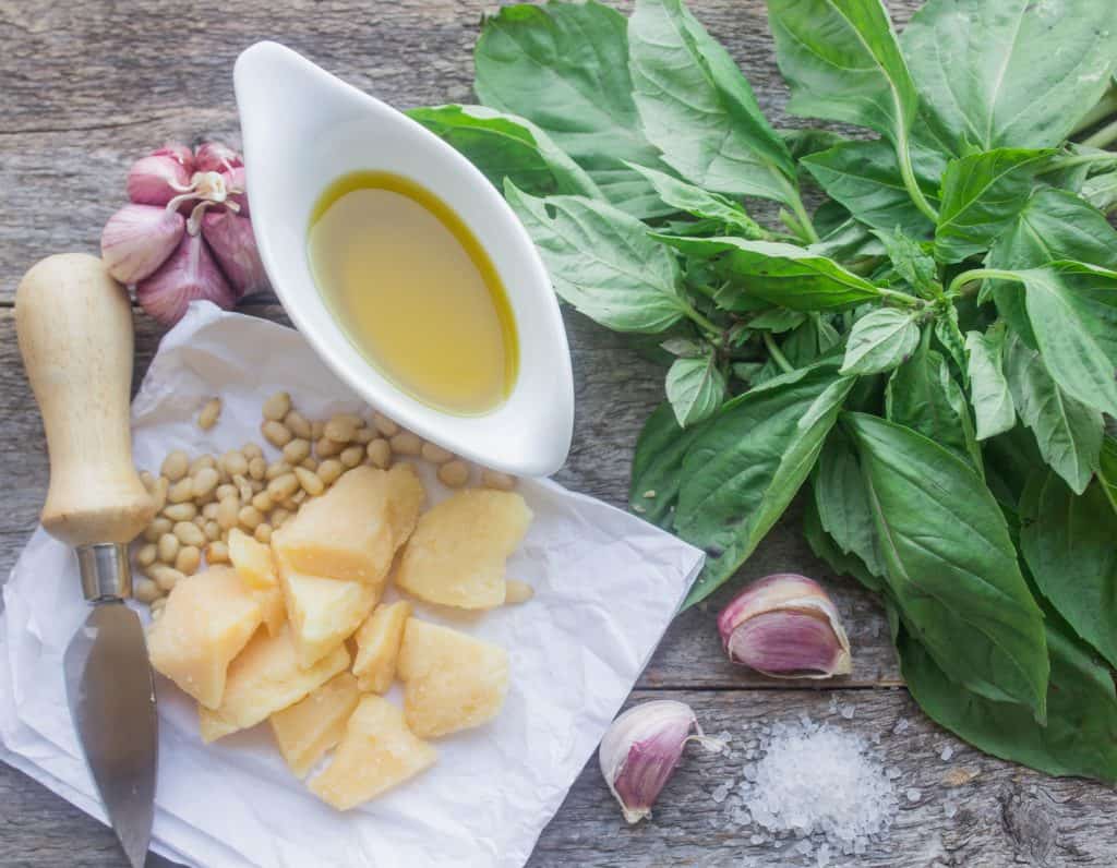 Helthy pesto ingredients