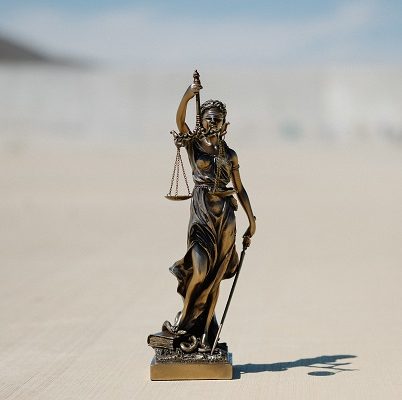 image of lady justice to symbolize substance use evaluations in family court
