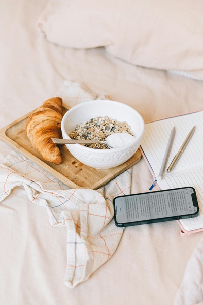 image of breakfast foods that will be entered into someone's food diaries